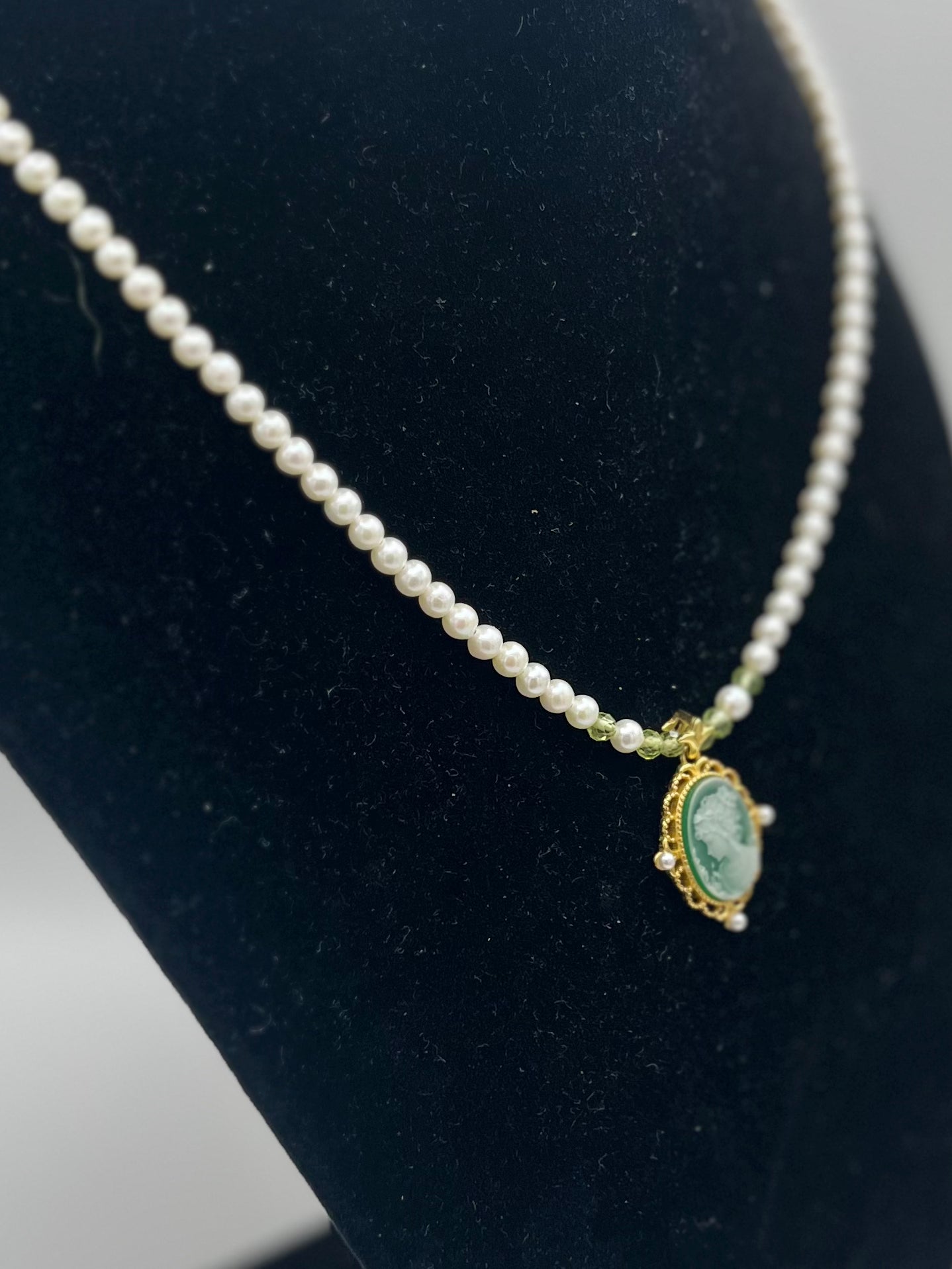 Baby Pearl Cameo