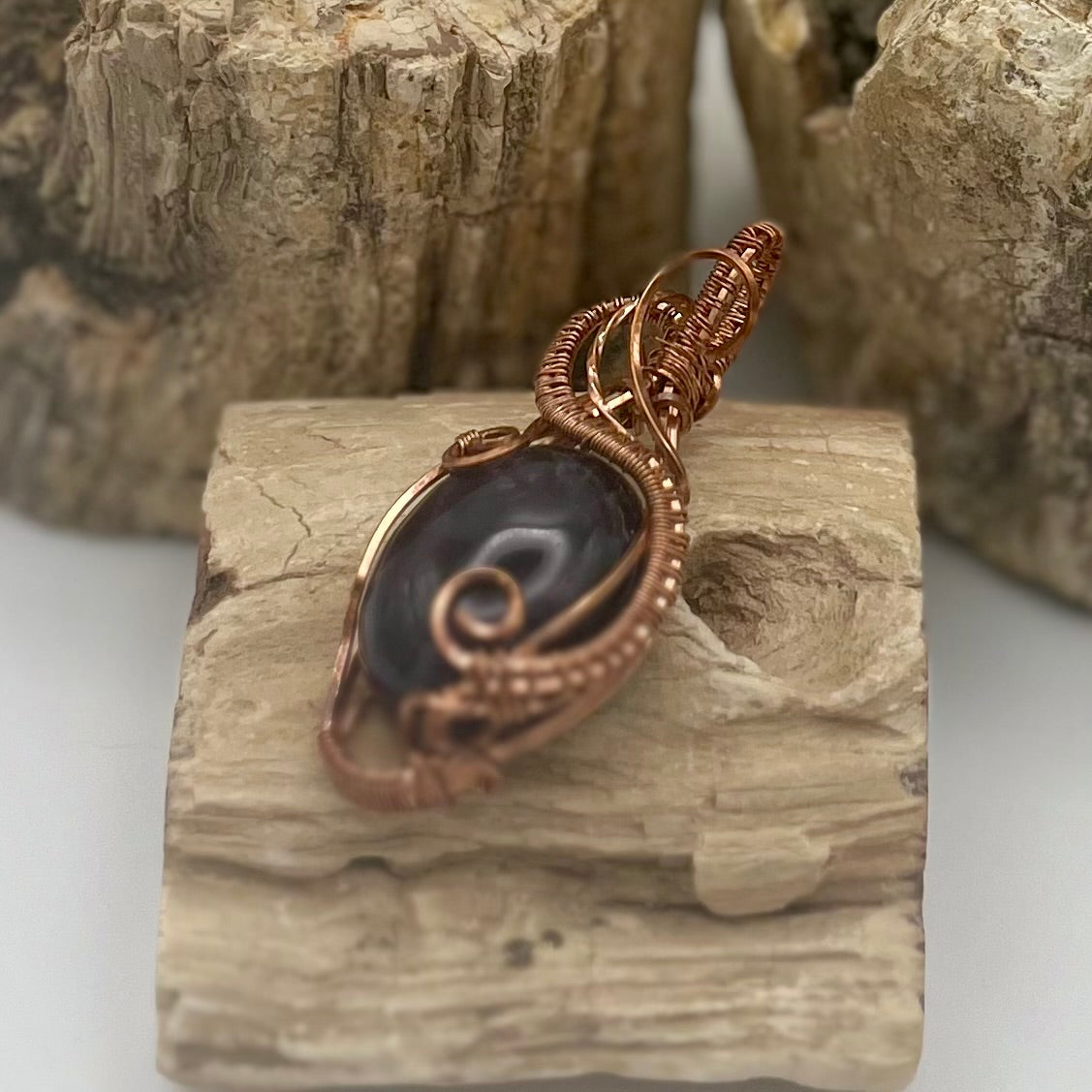 Amethyst Entwined Pendant